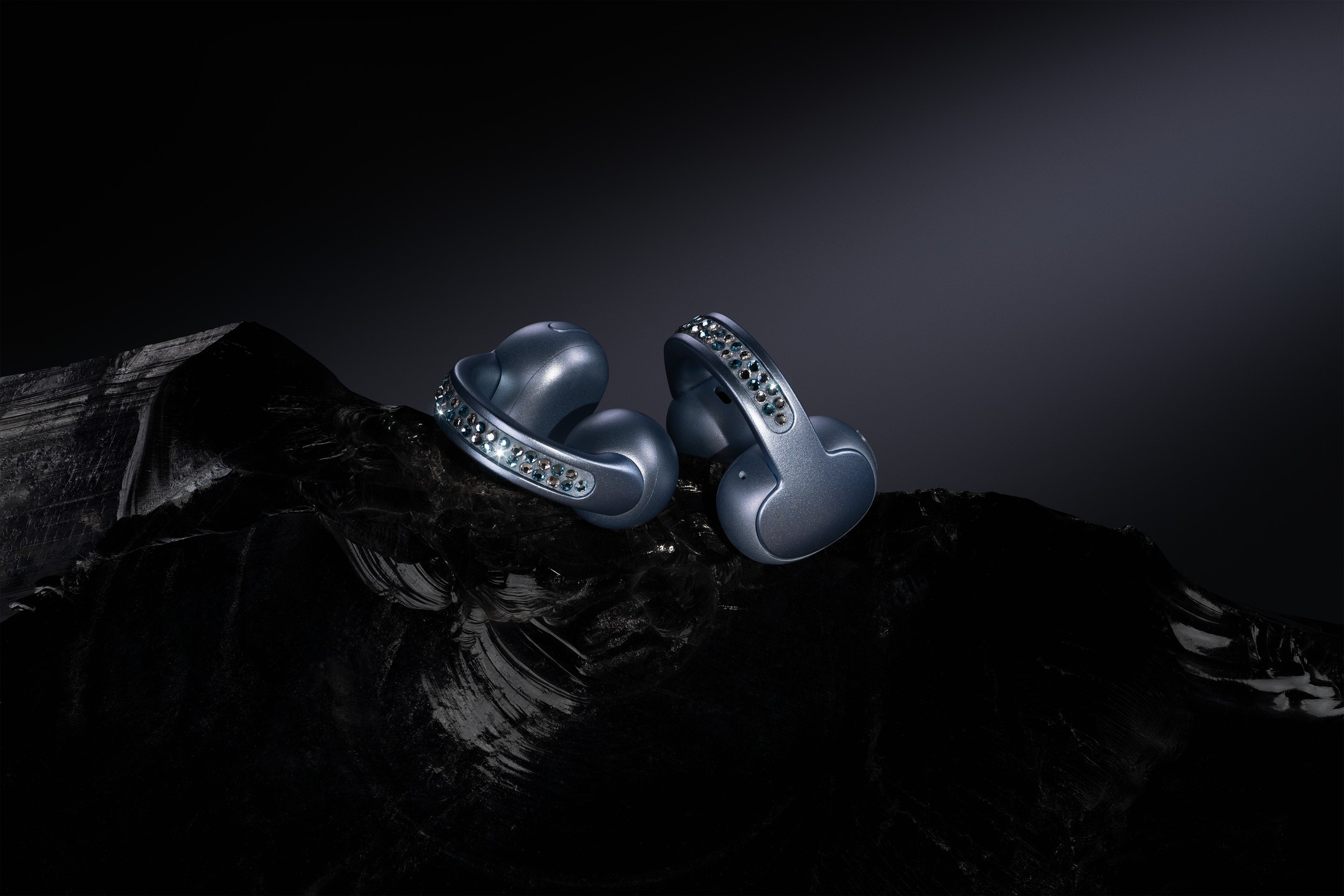 Motorola-x-Swarovski-Brilliant-Collection